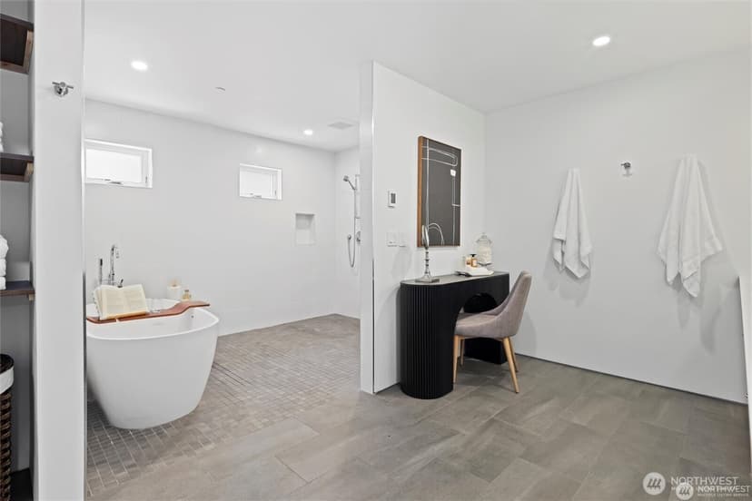 Property photo for 6304 Lakeview Drive, Kirkland photo 24