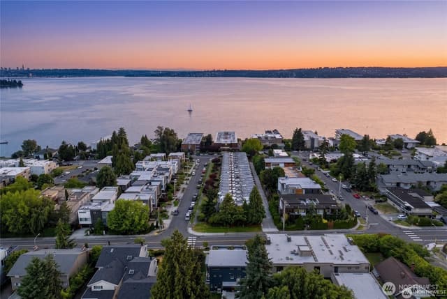 Property photo for 6304 Lakeview Drive, Kirkland photo 2