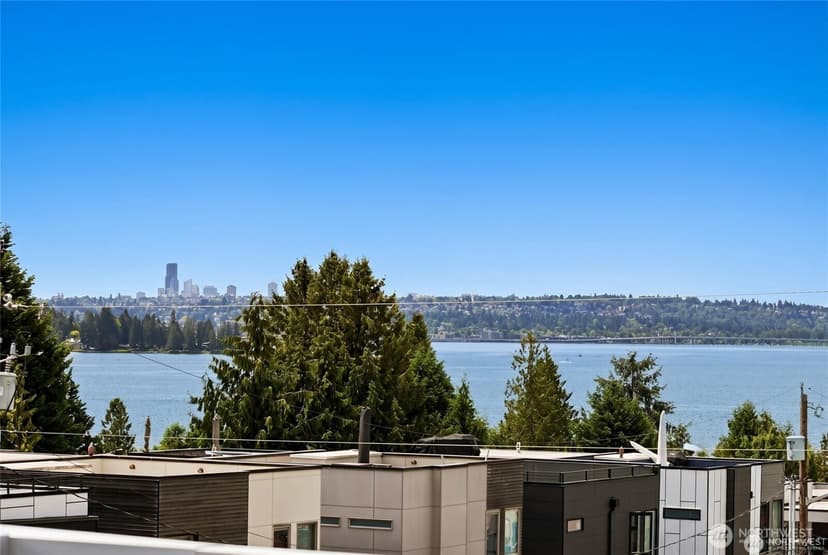 Property photo for 6304 Lakeview Drive, Kirkland photo 6