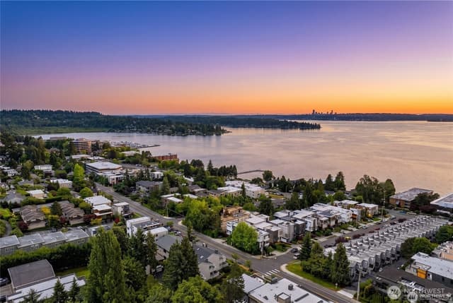 Property photo for 6304 Lakeview Drive, Kirkland photo 3