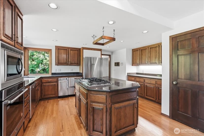 Property photo for 14037 205th Avenue NE, Woodinville photo 16
