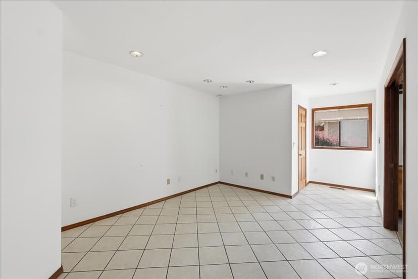 Property photo for 14037 205th Avenue NE, Woodinville photo 24