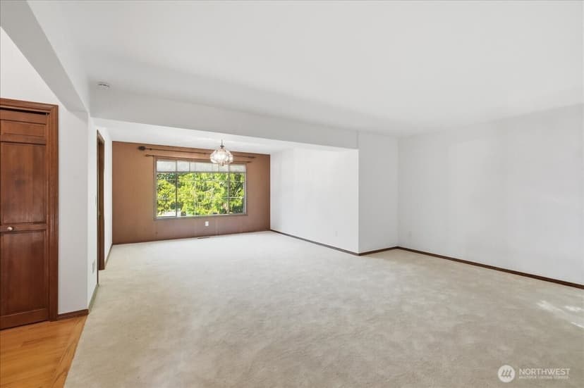 Property photo for 14037 205th Avenue NE, Woodinville photo 9