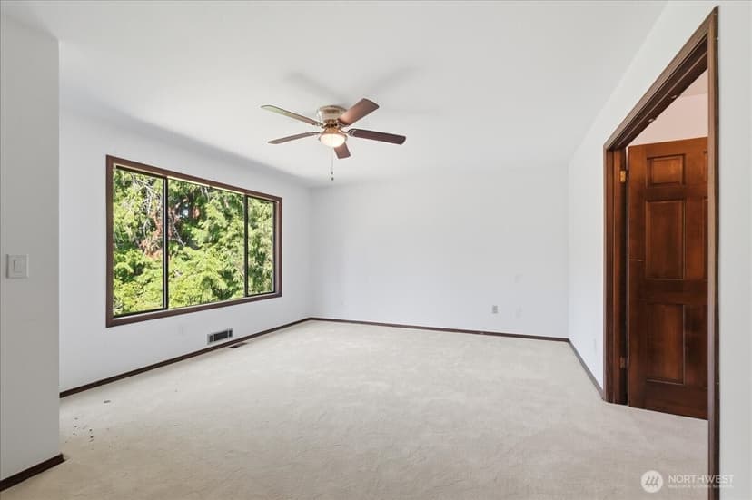 Property photo for 14037 205th Avenue NE, Woodinville photo 28