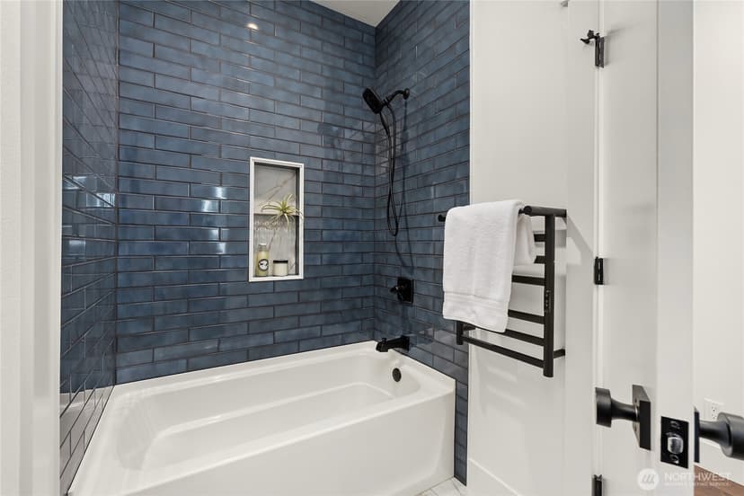 Property photo for 10399 NE Pine Way, Bainbridge Island photo 17