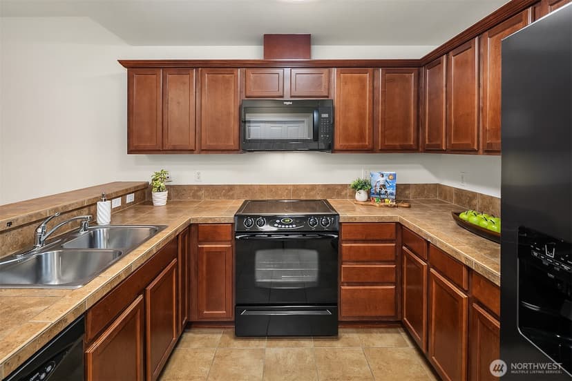 Property photo for 1731 10th Avenue NE #B115, Issaquah photo 4