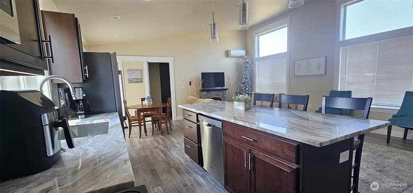 Property photo for 943 Silver King Avenue SE, Ocean Shores photo 6