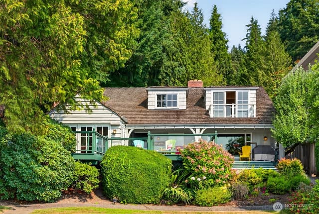 Property photo for 13823 62nd Avenue NE, Kirkland photo 2