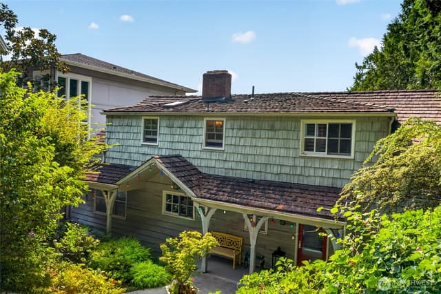 Property photo for 13823 62nd Avenue NE, Kirkland photo 3