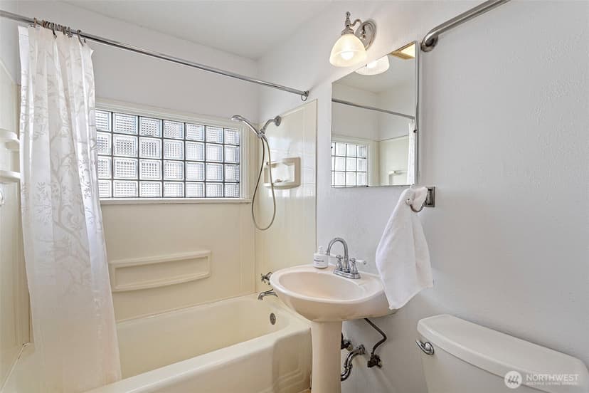 Property photo for 8337 27th Avenue NW, Seattle photo 16