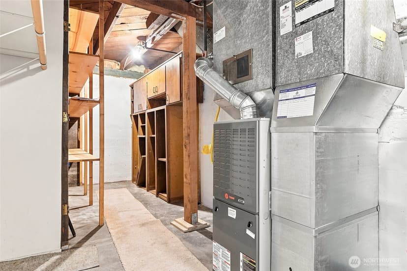 Property photo for 2401 SW 112th Street, Burien photo 37