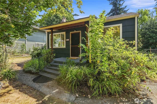 Property photo for 2401 SW 112th Street, Burien