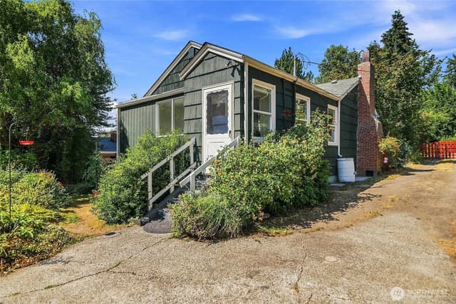 Property photo for 2401 SW 112th Street, Burien photo 5