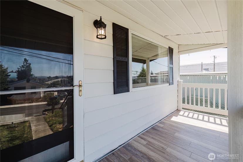 Property photo for 1112 Perry Avenue, Bremerton photo 8