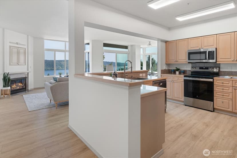 Property photo for 15020 Bothell Way NE #605, Lake Forest Park photo 5