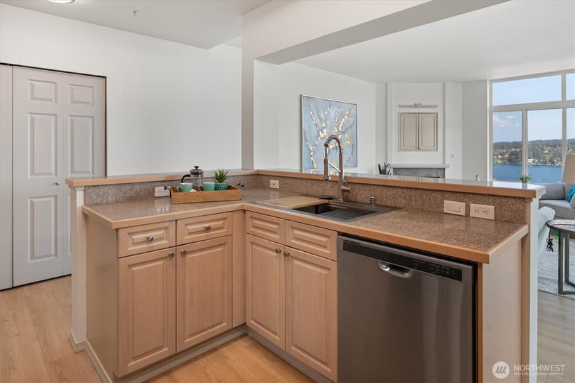 Property photo for 15020 Bothell Way NE #605, Lake Forest Park photo 8
