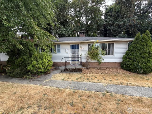 Property photo for 9626 Renton Avenue S #B, Seattle photo 2