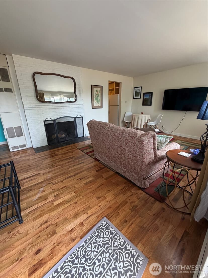 Property photo for 9626 Renton Avenue S #B, Seattle photo 4