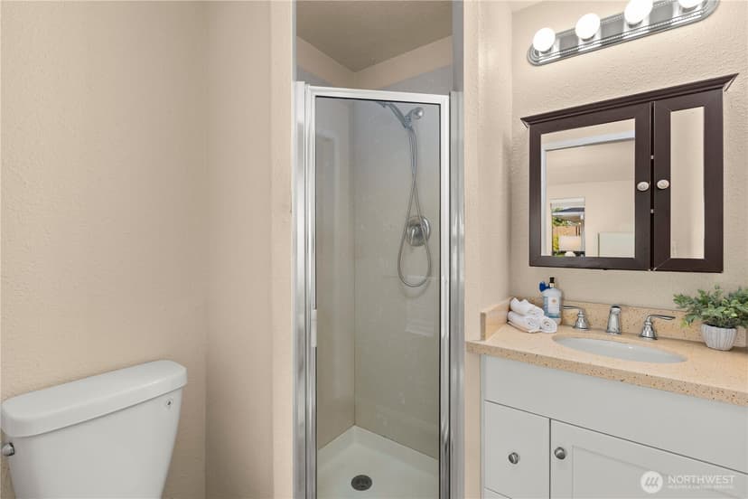 Property photo for 1123 E Hemlock Street, Kent photo 14