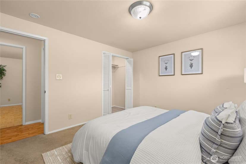 Property photo for 1123 E Hemlock Street, Kent photo 17
