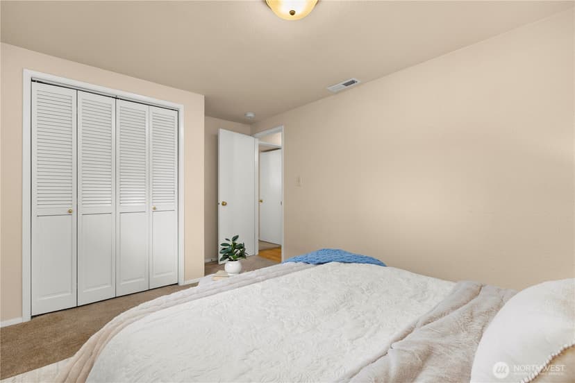 Property photo for 1123 E Hemlock Street, Kent photo 19