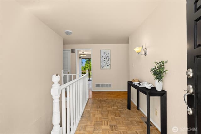Property photo for 1123 E Hemlock Street, Kent photo 4