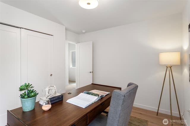 Property photo for 8039 Wallingford Avenue N #B, Seattle photo 4