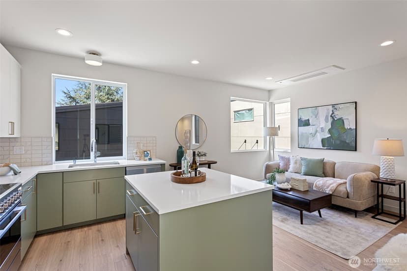 Property photo for 8039 Wallingford Avenue N #B, Seattle photo 15