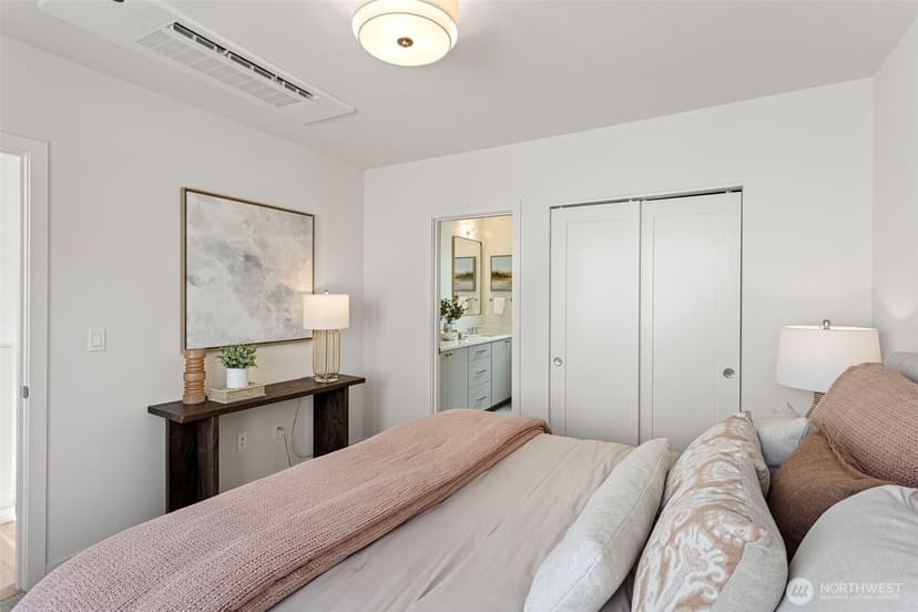 Property photo for 8039 Wallingford Avenue N #B, Seattle photo 18