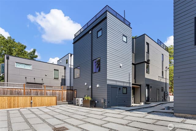 Property photo for 8039 Wallingford Avenue N #B, Seattle photo 2