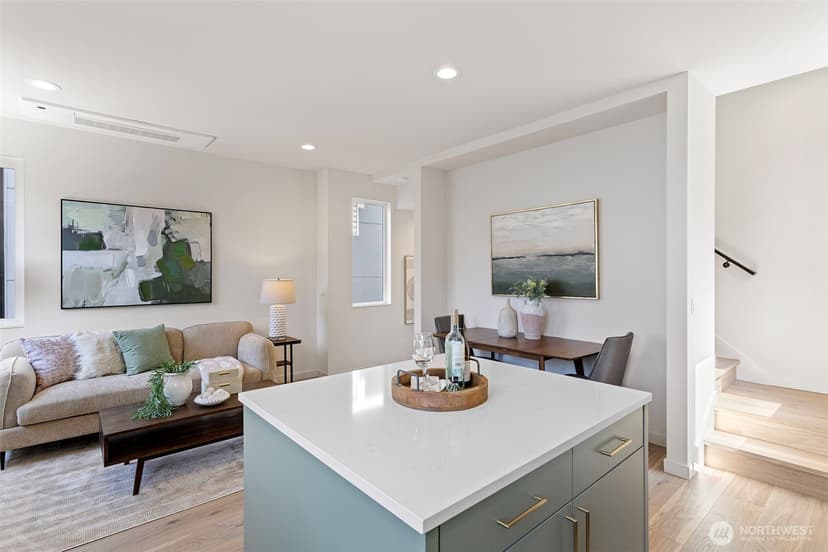 Property photo for 8039 Wallingford Avenue N #B, Seattle photo 16
