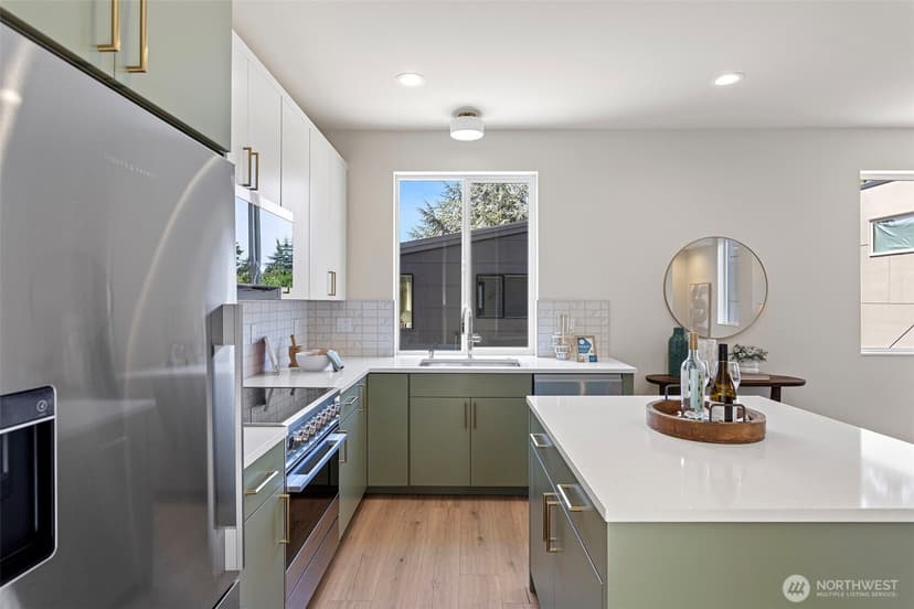 Property photo for 8039 Wallingford Avenue N #B, Seattle photo 14