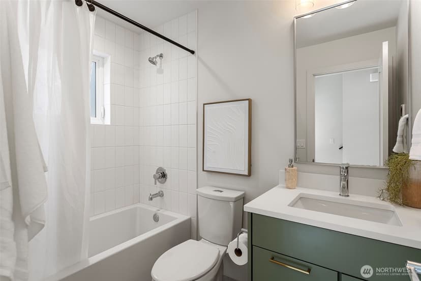Property photo for 8039 Wallingford Avenue N #B, Seattle photo 5
