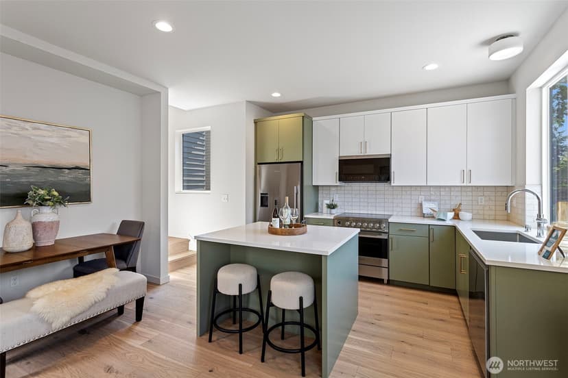Property photo for 8039 Wallingford Avenue N #B, Seattle photo 12