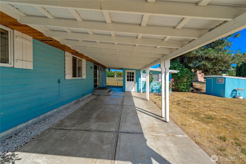 Property photo for 10837 SE 217th Street, Kent photo 5