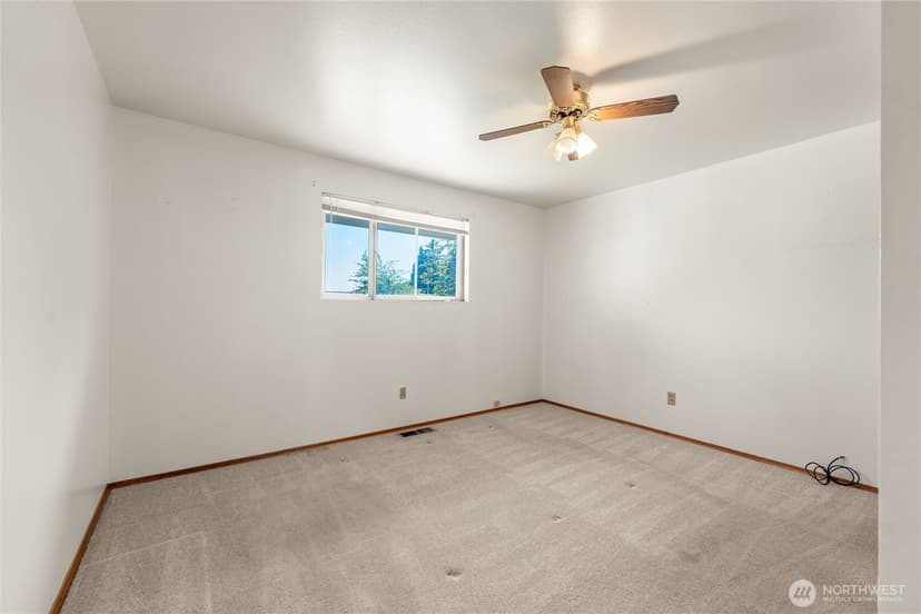 Property photo for 10837 SE 217th Street, Kent photo 15