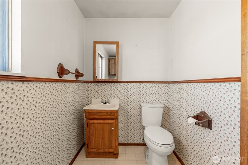 Property photo for 10837 SE 217th Street, Kent photo 17