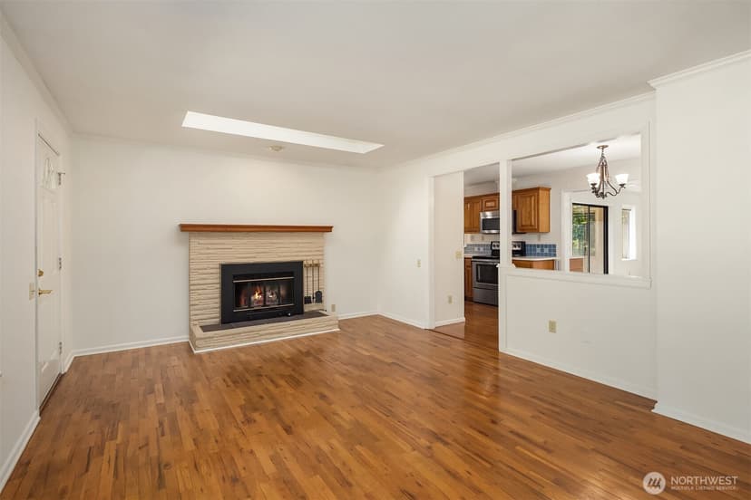 Property photo for 20820 Hillcrest Place, Edmonds photo 8