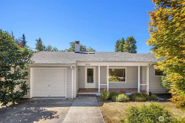 Property photo for 20820 Hillcrest Place, Edmonds photo 2