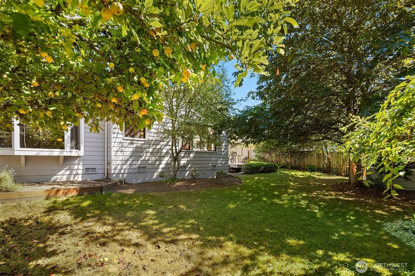 Property photo for 20820 Hillcrest Place, Edmonds photo 29