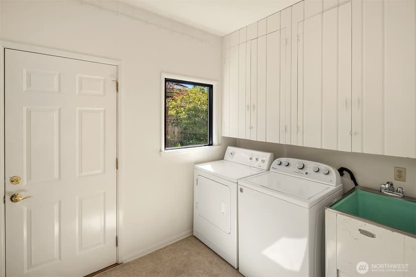 Property photo for 20820 Hillcrest Place, Edmonds photo 22