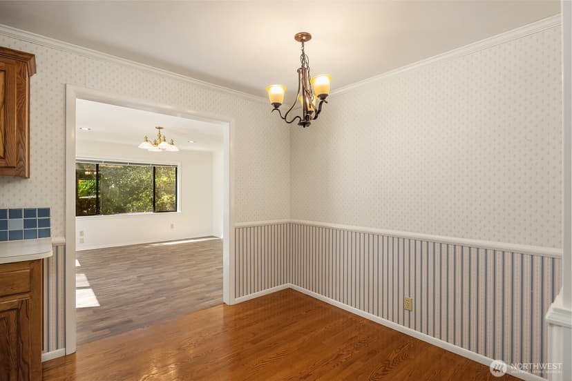 Property photo for 20820 Hillcrest Place, Edmonds photo 13