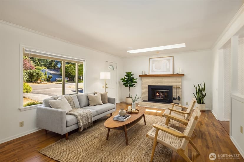 Property photo for 20820 Hillcrest Place, Edmonds photo 5