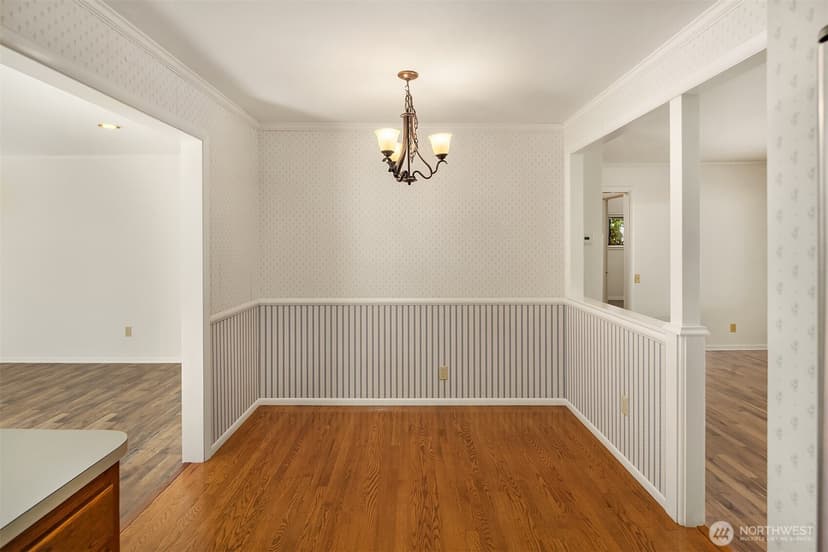 Property photo for 20820 Hillcrest Place, Edmonds photo 12