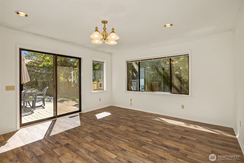 Property photo for 20820 Hillcrest Place, Edmonds photo 15