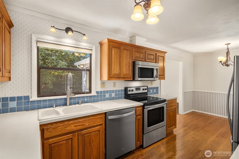 Property photo for 20820 Hillcrest Place, Edmonds photo 10