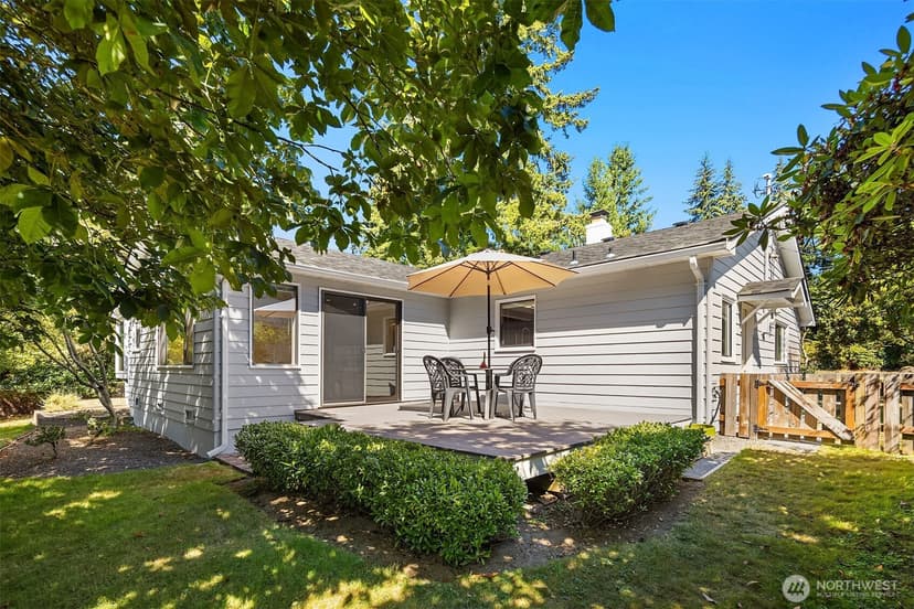 Property photo for 20820 Hillcrest Place, Edmonds photo 27
