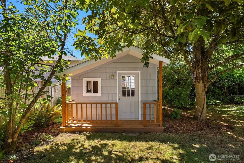 Property photo for 20820 Hillcrest Place, Edmonds photo 26