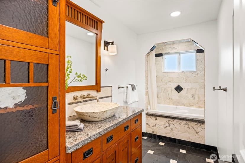 Property photo for 18217 62nd Avenue NE, Kenmore photo 21