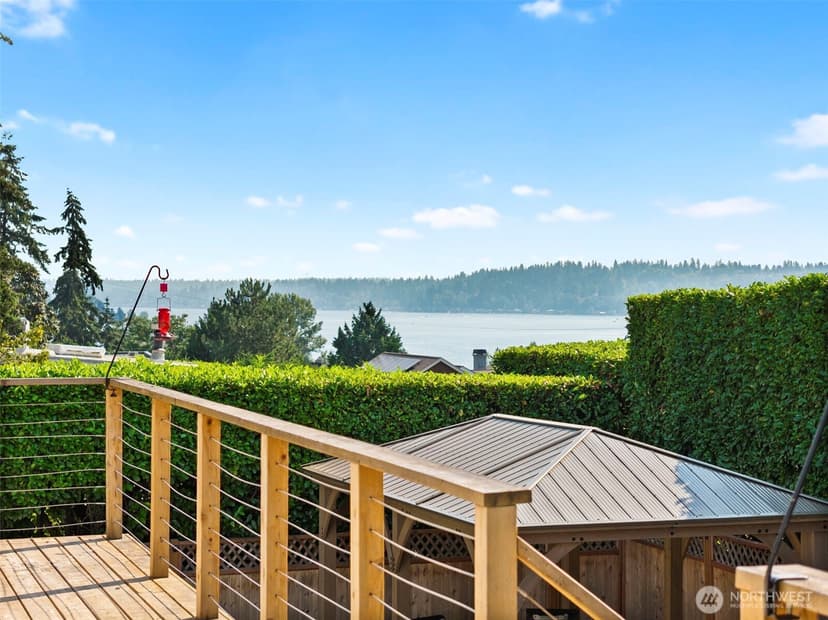 Property photo for 18217 62nd Avenue NE, Kenmore photo 31